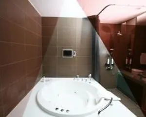 Tria Hotel